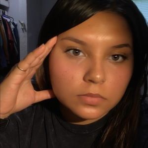 Meet your Posher, Becky